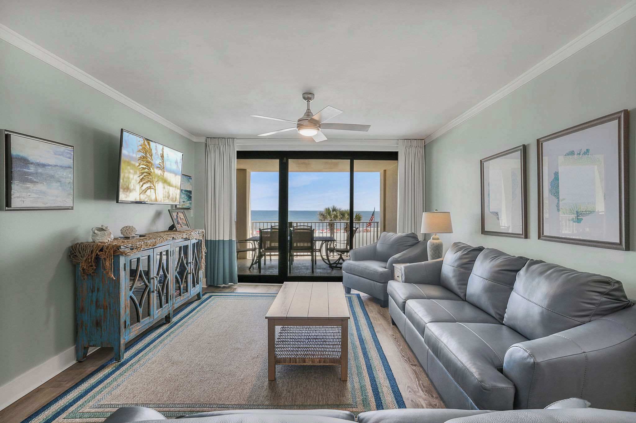 智能电视、DVD 播放器、书