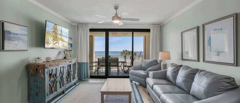 Smart-tv, dvd-afspiller, bøger