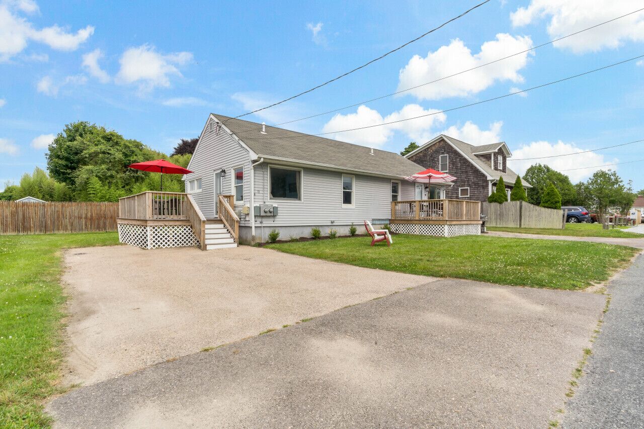 Point Judith Cottage near Scarborough Beach