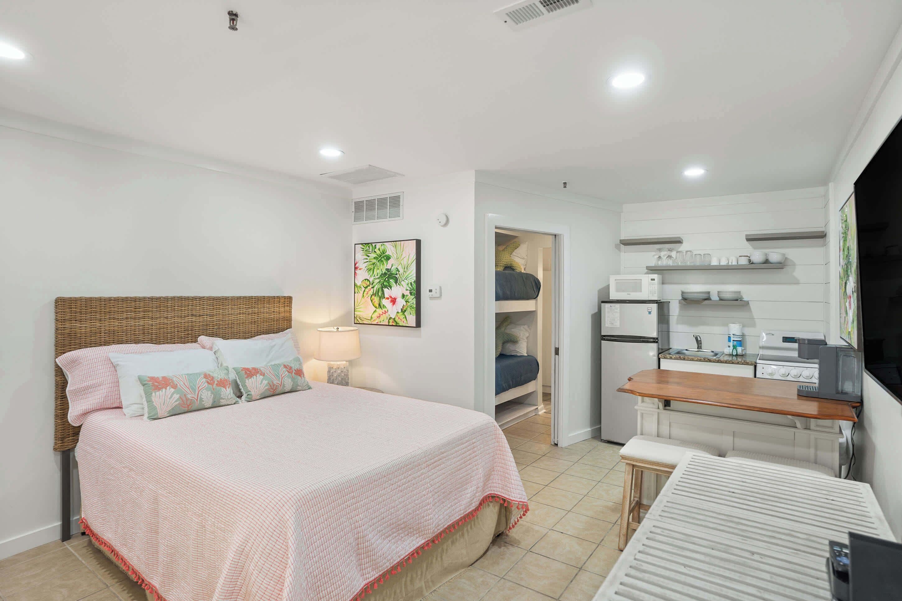 Iron/ironing board, free WiFi, bed sheets