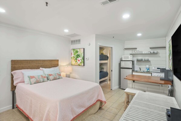 Fer et planche à repasser, Wi-Fi gratuit, draps fournis