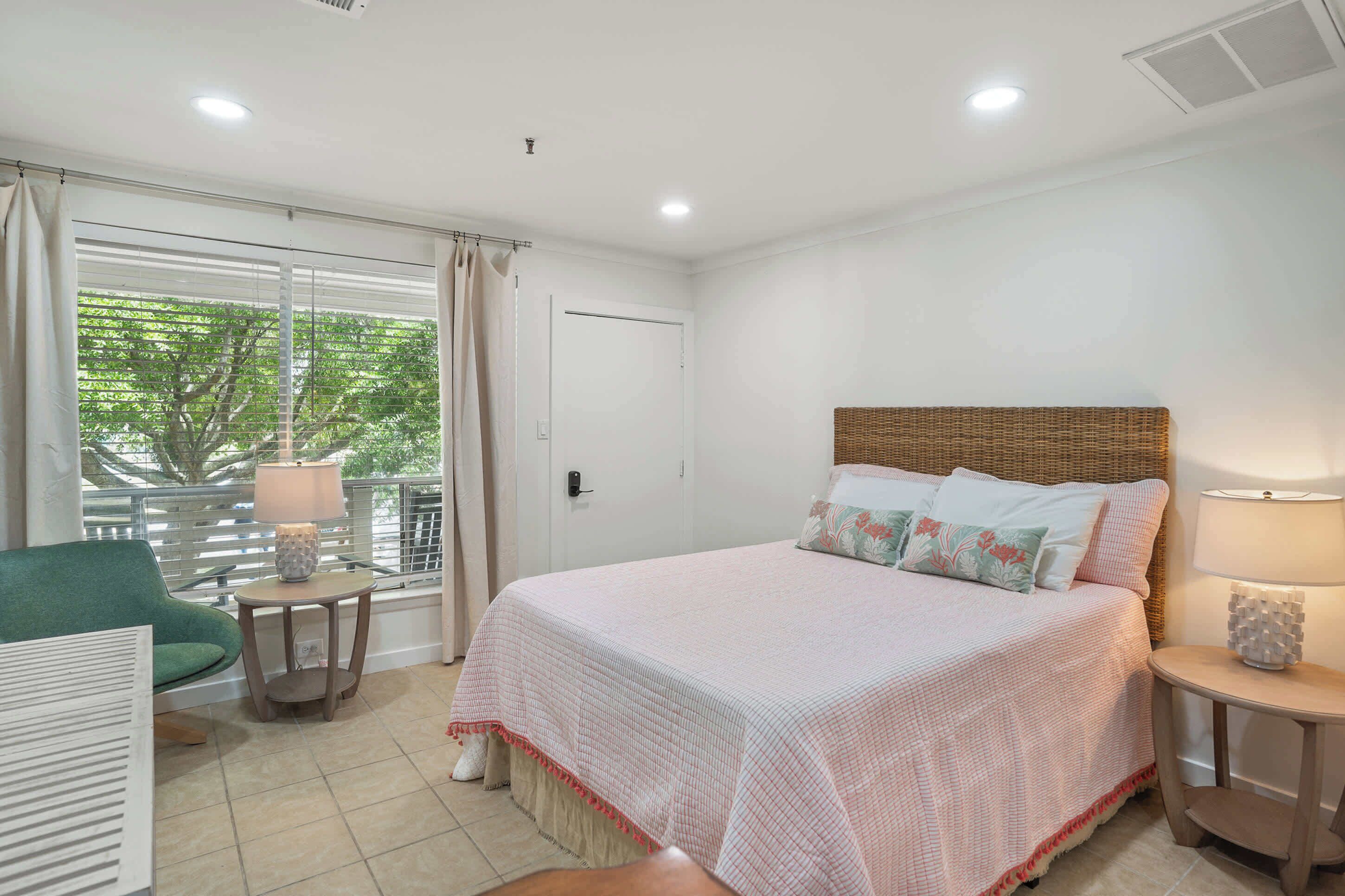 Fer et planche à repasser, Wi-Fi gratuit, draps fournis