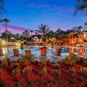 Pool - 3 MI to USF! Pool! GYM & Pet Friendly! (Lutz)