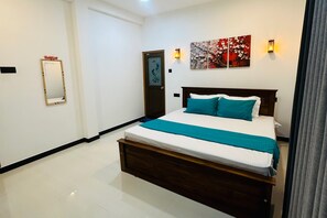 2 bedrooms, iron/ironing board, WiFi - Best Luxury villa in Weligama.5 Minuets walk to the Weligama Surfarea. (Weligama)