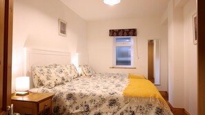 2 dormitorios, tabla de planchar con plancha, wifi gratis y ropa de cama