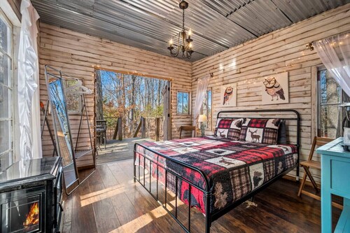 Owl`s House: Peaceful Treehouse | Firepit + Grill*Pet Friendly!