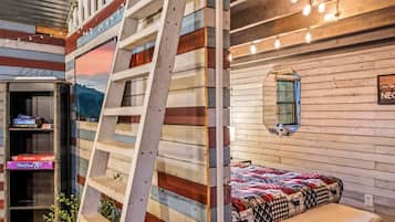 2 soverom, skrivebord, wi-fi (inkludert) og sengetøy