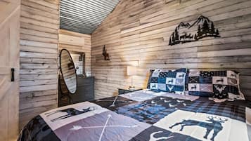 2 bedrooms, desk, free WiFi, bed sheets