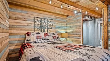 1 bedroom, desk, free WiFi, bed sheets