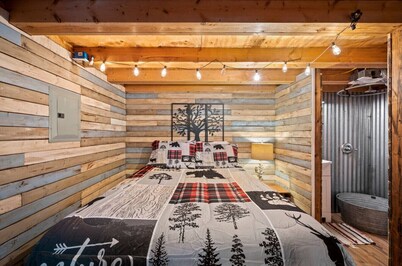 Peaceful Cabin w/TV + Wi-Fi + Firepit | Pets!
