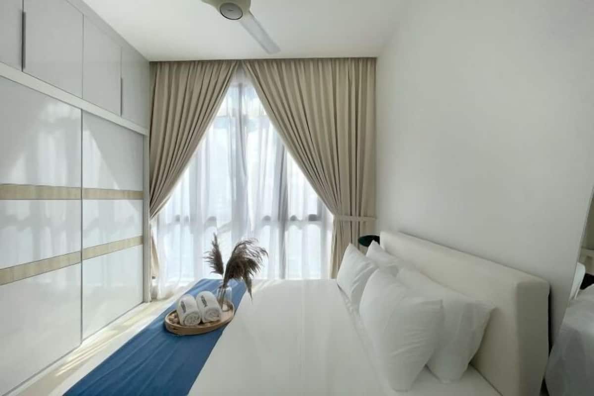 2 Schlafzimmer, Schreibtisch, laptopgeeigneter Arbeitsplatz