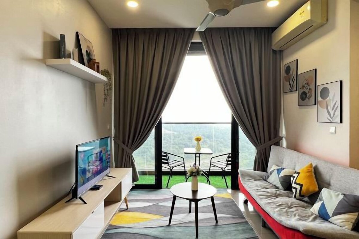 Living area | 40-inch Smart TV with digital channels, offices