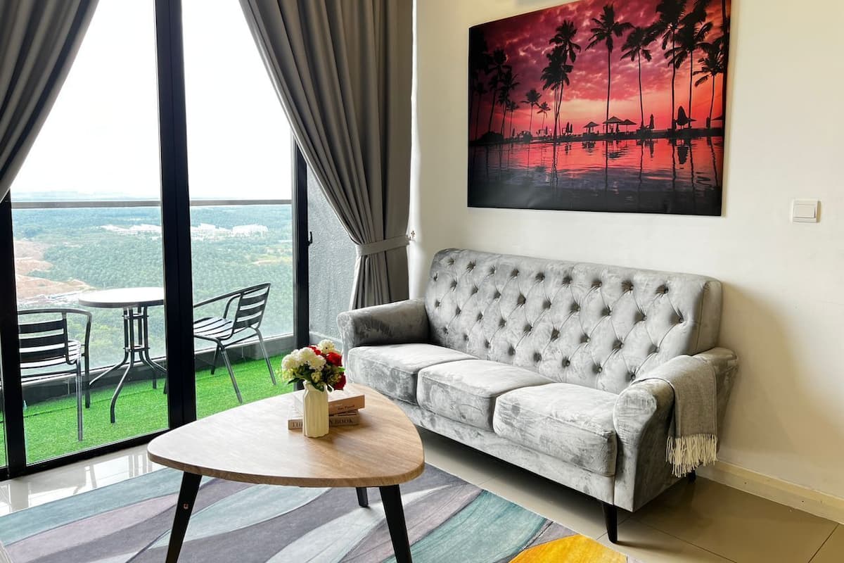 Basic Studio | Living area | 40-inch Smart TV with digital channels, offices