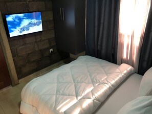 2 Schlafzimmer, BĂŒgeleisen/BĂŒgelbrett, WLAN, BettwĂ€sche