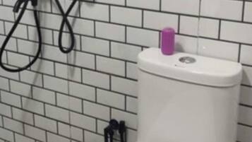 Superior Twin Room, Multiple Beds, Non Smoking | Bathroom | Shower, rainfall showerhead, slippers, towels