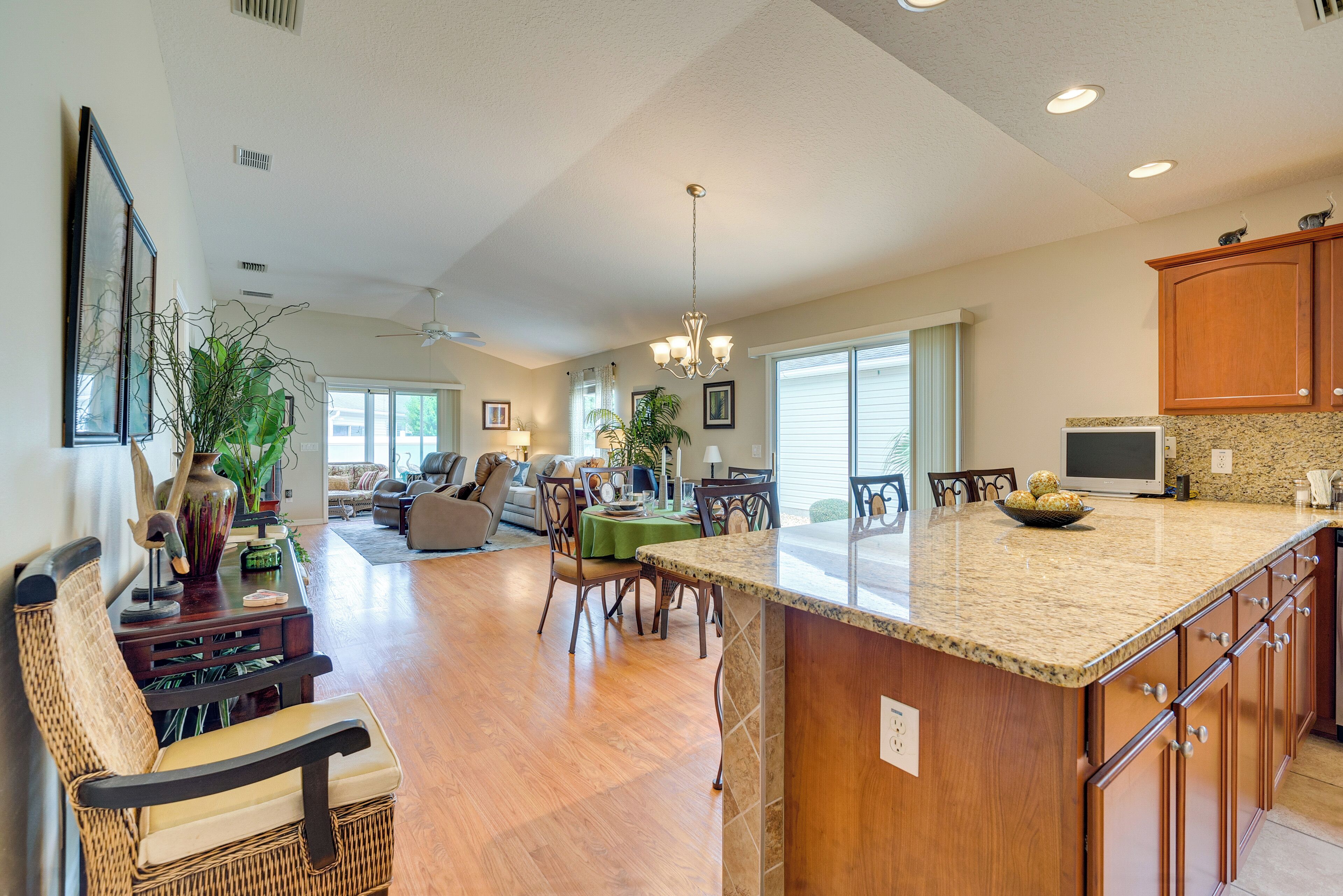 House (2 Bedrooms) | Interior