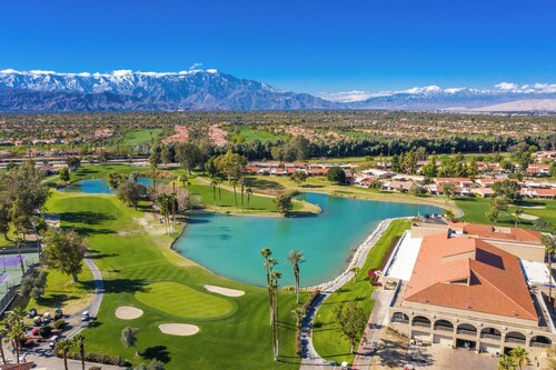 Palm Desert Resort Home: Outdoor Dining w/ Views