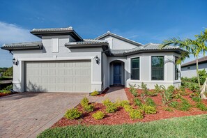 منزل (4 Bedrooms) | المنشأة من الداخل