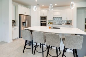 House (4 Bedrooms) | Interior