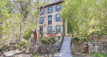 Lambertville Retreat - Walk to Shopping & Dining!