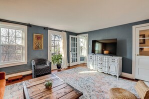 Apartment (2 Bedrooms) | Front of property