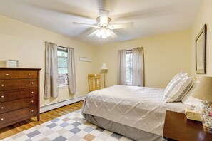 House (3 Bedrooms) | Interior - Worcester Home on Indian Lake w/ Shared Boat Dock! (Worcester)