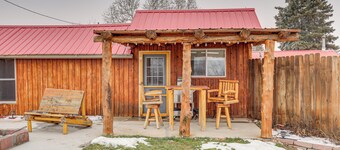 Glenvil Cabin w/ Gas Grill: Steps to Dock & Pond!
