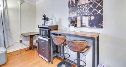 Cozy Easton Condo Near Historic Downtown
