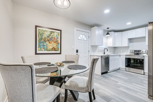 Lovely Brenham Home - Walk to Blinn & Downtown!