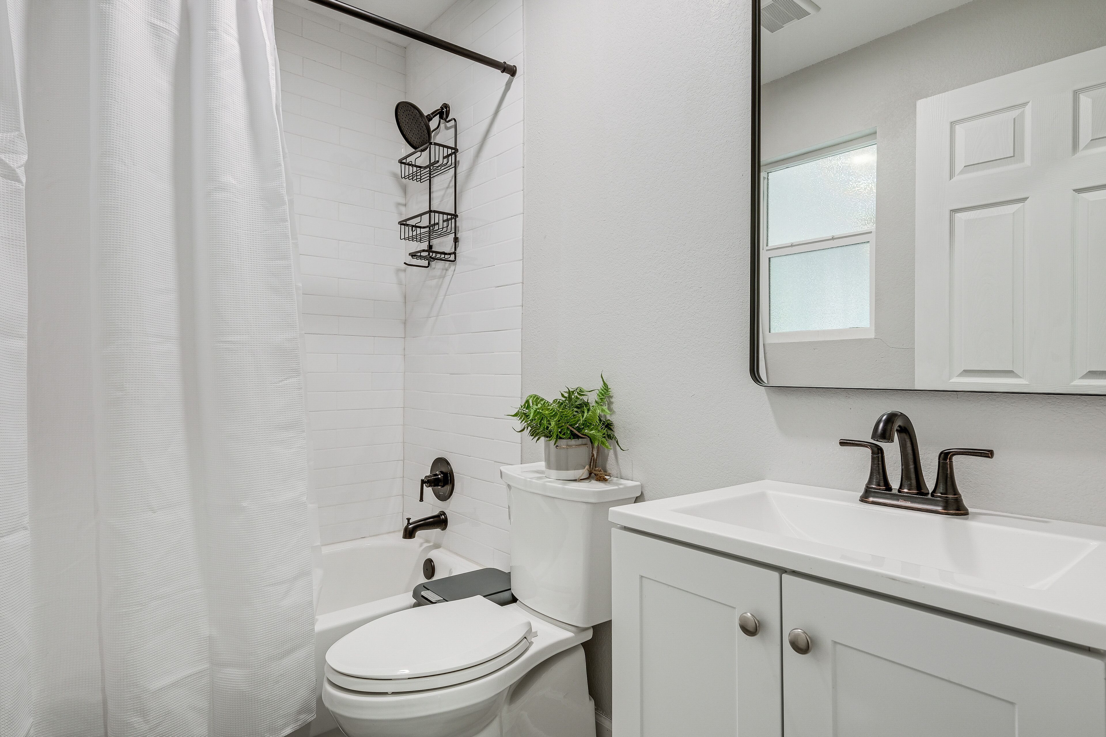 House (3 Bedrooms) | Bathroom | Bathtub