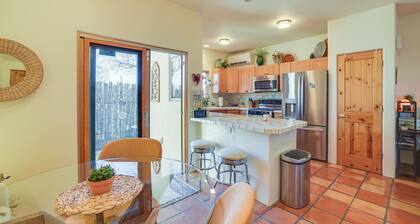 Bright Santa Fe Condo ~ Half-mi to Meow Wolf!