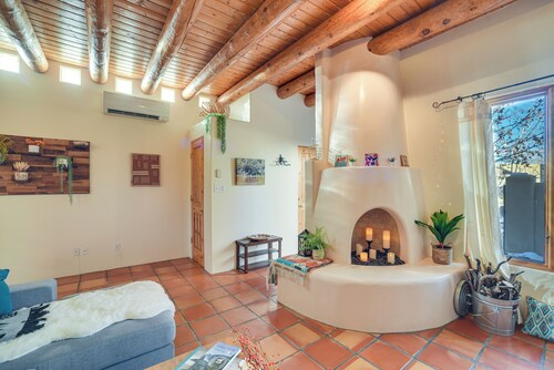 Bright Santa Fe Condo ~ Half-mi to Meow Wolf!