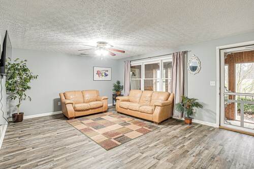 Spacious Delaware Home w/ Game Room!