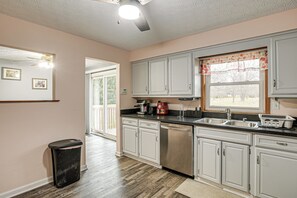 House (3 Bedrooms) | Interior - Spacious Delaware Home w/ Game Room! (Delaware)