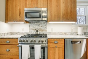 House (2 Bedrooms) | Private kitchen