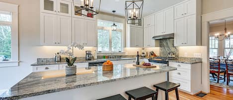 House (4 Bedrooms) | Interior