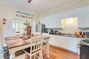 House (3 Bedrooms) | Private kitchen