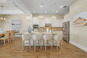 Townhouse, flere soverom | Eget kjøkken | Kjøleskap, ovn, kaffetrakter/tekoker og brødrister