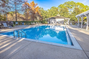 Casa, 3 habitaciones | Piscina | Una piscina climatizada