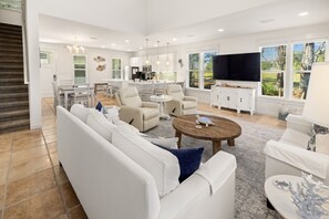 Living area - 1332 Laurel Grove 3 Bedroom Home by RedAwning (Miramar Beach)