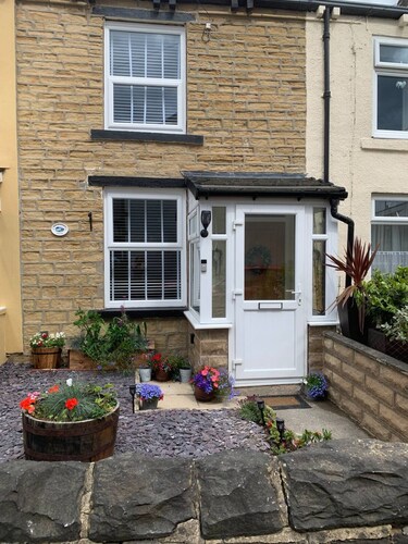 Quaint 1 Bedroom cottage in Pudsey, Leeds
