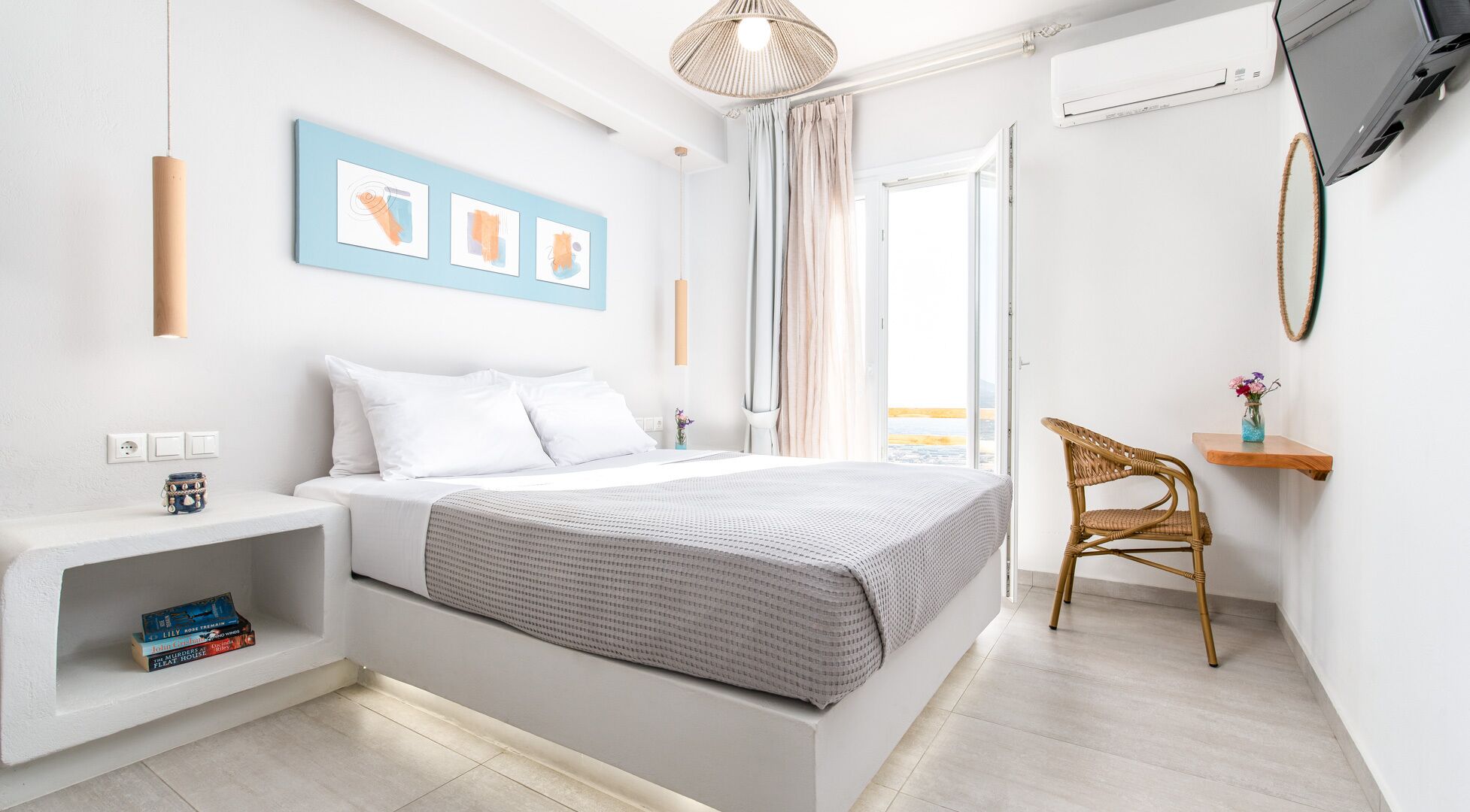 4 bedrooms, in-room safe, desk, iron/ironing board