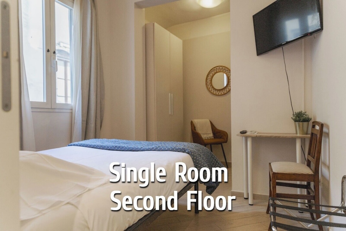 1 habitación, sistema de insonorización, wifi gratis y ropa de cama