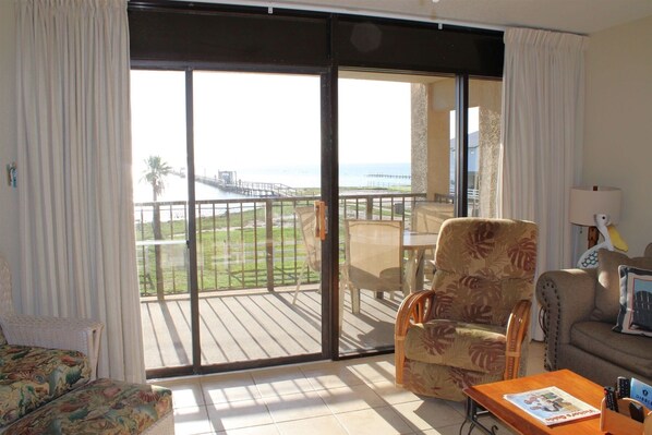 リビング エリア