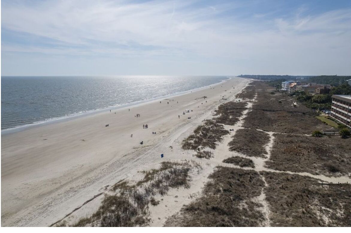 Accommodatie ligt op het strand, ligstoelen