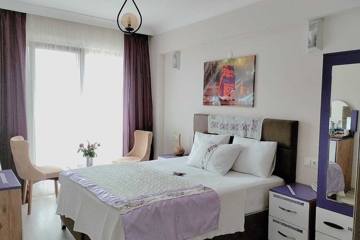 Standardzimmer | Minibar, Schreibtisch, kostenloses WLAN, Bettwäsche