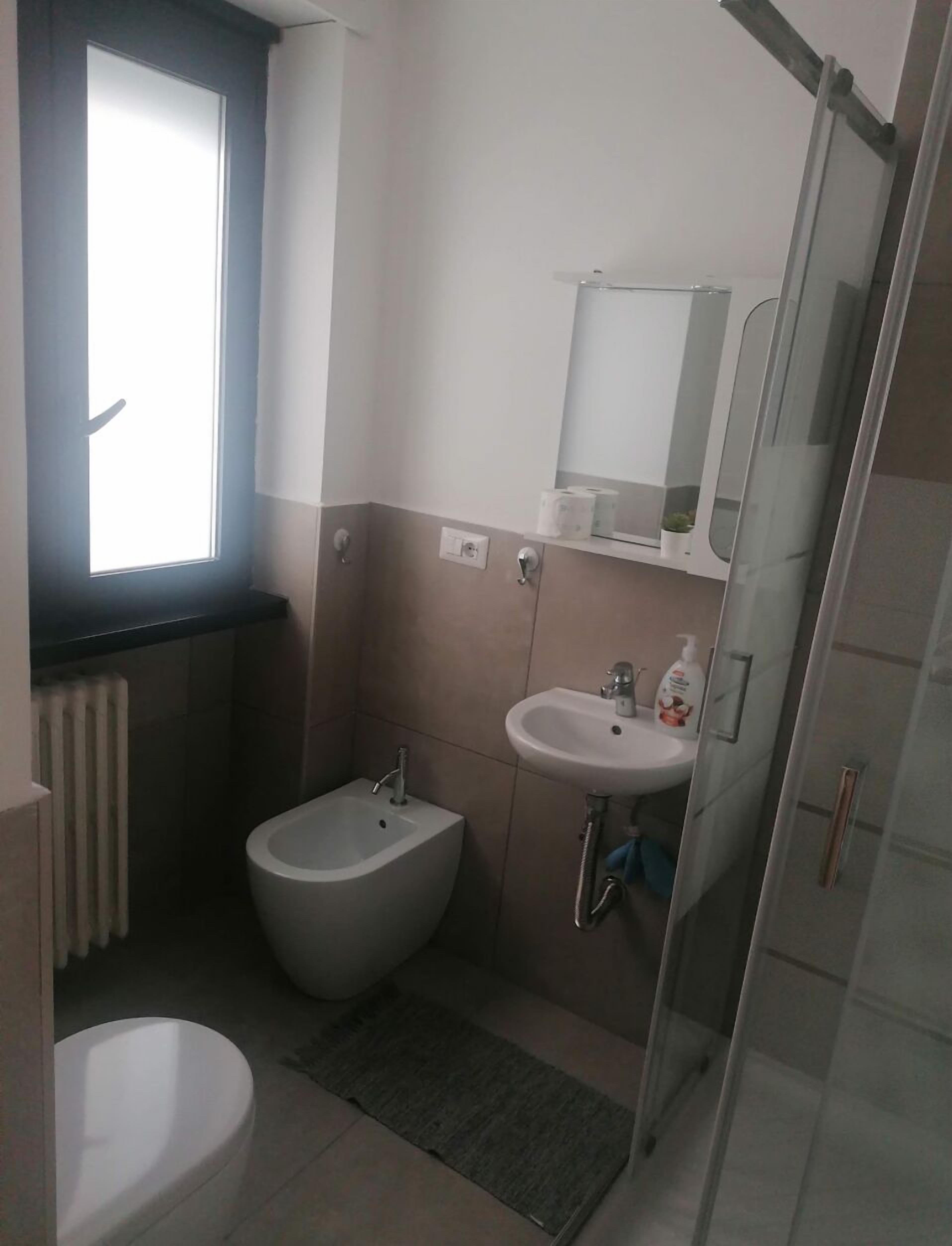 Doccia, asciugacapelli, bidet, asciugamani