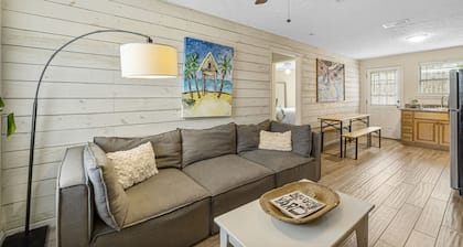 The Yard - Walking distance to Sharkys - Steps to the beach!