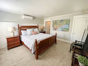 3 soverom, skrivebord, strykejern/-brett og internettilgang