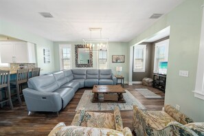 Smart TV, DVD player - Stunning Lake Views in Miramar! Golf Cart, Bikes & Splash Pool Beach Access! (Miramar Beach)